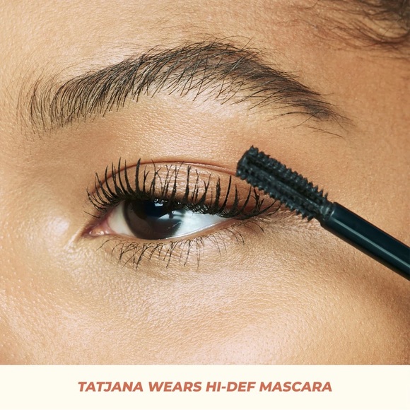 Beauty for Real Hi-Def Defining-Volumizing Mascara in black - Picture 4 of 10